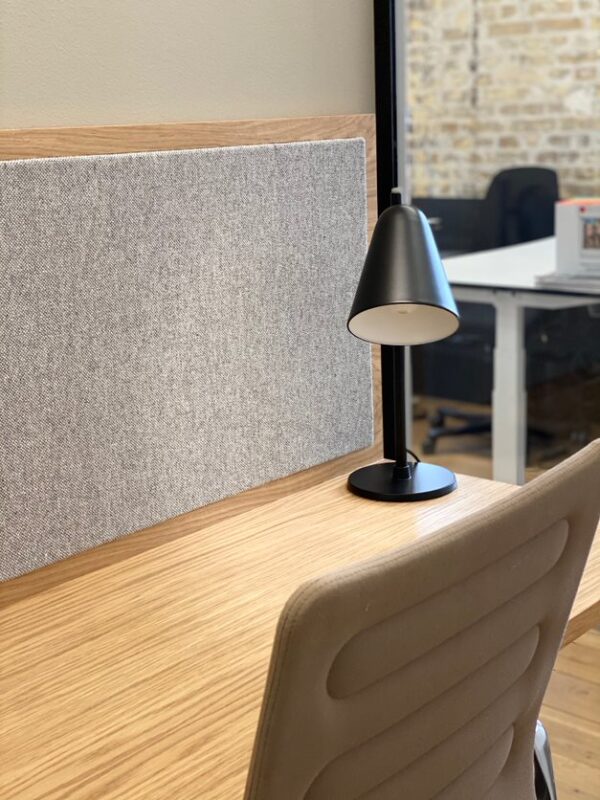 sort capelo bordlampe