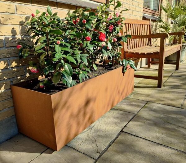 Planter box in 5 mm steel plate with dimensions 120 x 40 x 40 cm