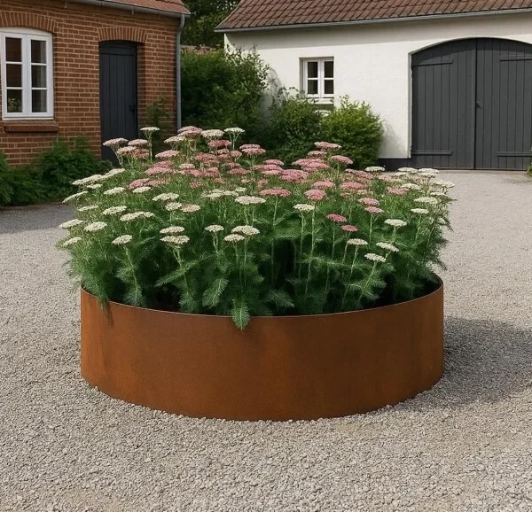 Rundt opphøyet bed i 5 mm cortenstål, høyde 40 cm