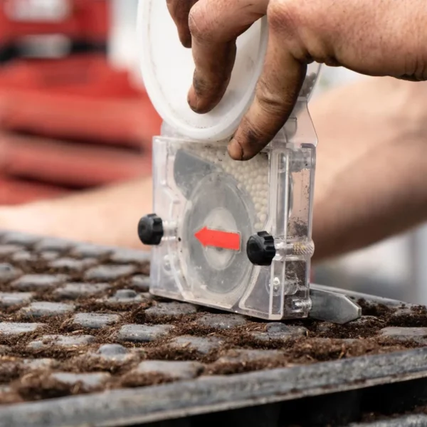 Såmaskine til såbakker, manuel